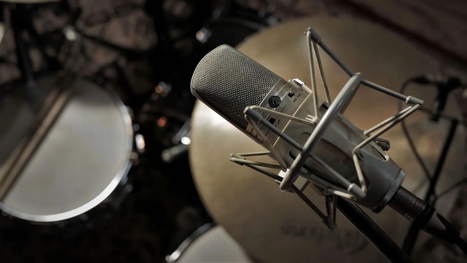 KSM44a mic over a drum kit