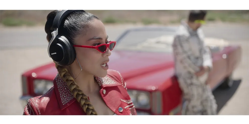 recording-artist-ally-brooke-sports-new-shure-aonic-50-headphones-in-debut-music-video_header.webp